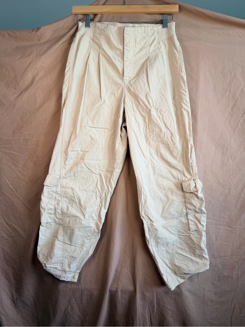 Free People Movement Cargo Pants M Beige Barrel Balloon Parachute Jogger